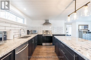 1720 TAY POINT ROAD Penetanguishene Ontario photo 9