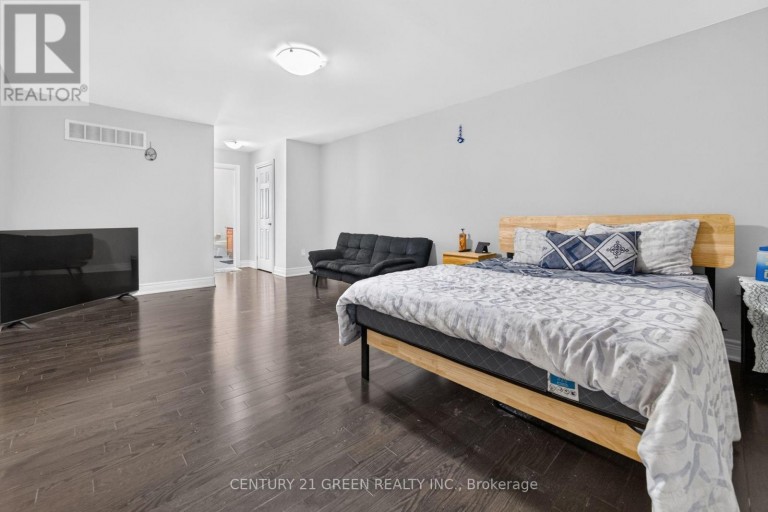 32 ATTRACTION DRIVE, Brampton (Bram West), Ontario, L6Y2Z8