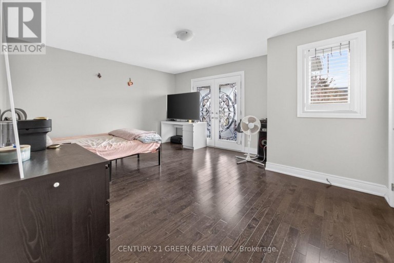 32 ATTRACTION DRIVE, Brampton (Bram West), Ontario, L6Y2Z8