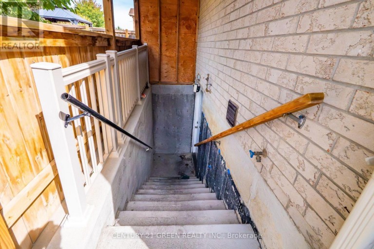 32 ATTRACTION DRIVE, Brampton (Bram West), Ontario, L6Y2Z8