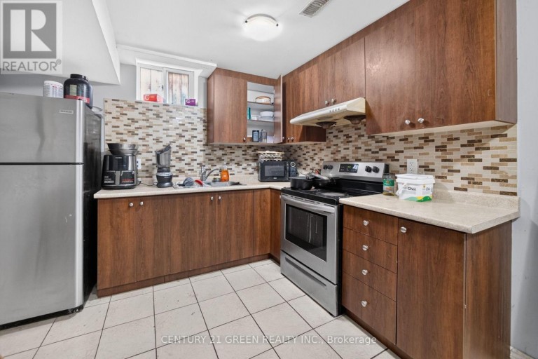 32 ATTRACTION DRIVE, Brampton (Bram West), Ontario, L6Y2Z8