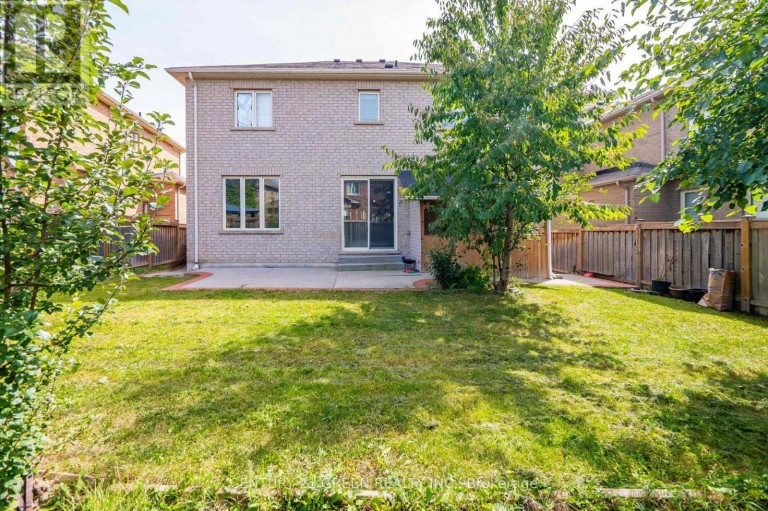 32 ATTRACTION DRIVE, Brampton (Bram West), Ontario, L6Y2Z8