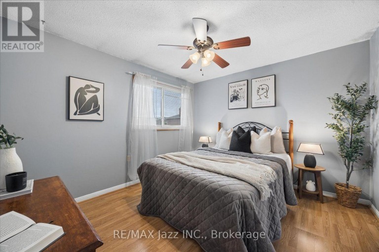 28 JUBILEE COURT, Whitby (Blue Grass Meadows), Ontario, L1N6R3