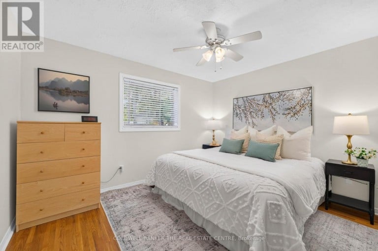 140 WILLOW LANE, Newmarket (Bristol-London), Ontario, L3Y4J3