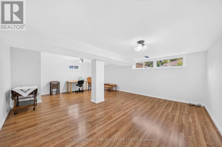 140 WILLOW LANE, Newmarket (Bristol-London), Ontario, L3Y4J3