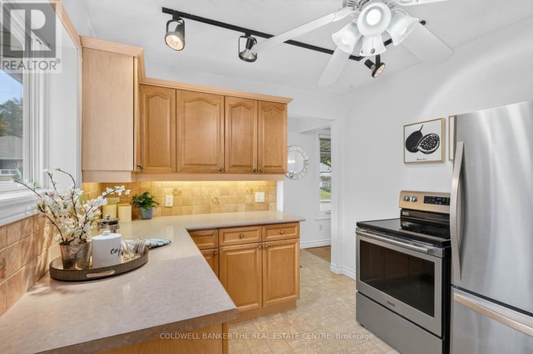 140 WILLOW LANE, Newmarket (Bristol-London), Ontario, L3Y4J3