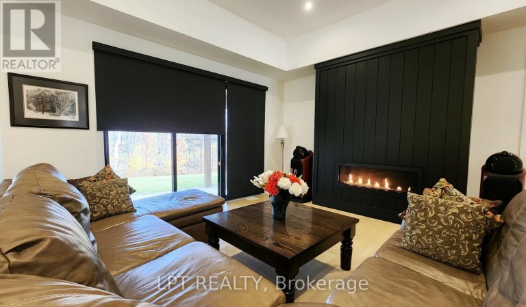 15 BYERS STREET, Springwater (Snow Valley), Ontario, L9X2A3