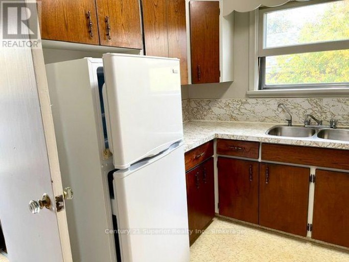72 BURRISS STREET NW, Thunder Bay (Shuniah), Ontario, P7A3E1