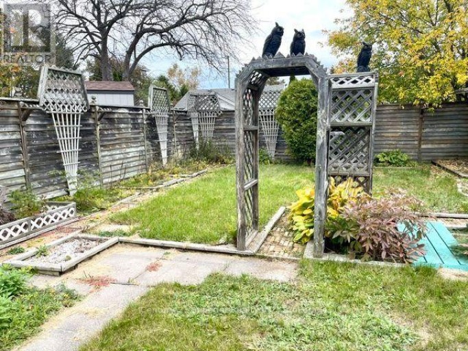 72 BURRISS STREET NW, Thunder Bay (Shuniah), Ontario, P7A3E1