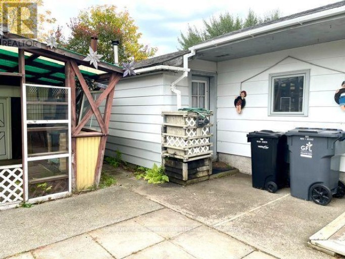 72 BURRISS STREET NW, Thunder Bay (Shuniah), Ontario, P7A3E1