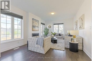 2 GILLIVARY DRIVE Whitby Ontario photo 12