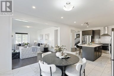2 GILLIVARY DRIVE Whitby Ontario photo 17