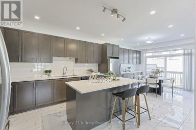 2 GILLIVARY DRIVE Whitby Ontario photo 19