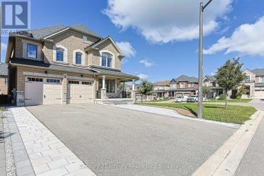 2 GILLIVARY DRIVE Whitby Ontario photo 4
