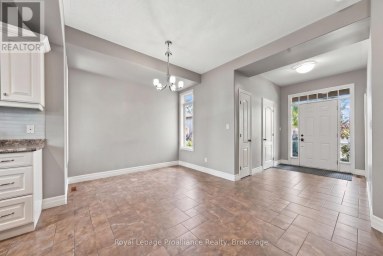 56 CAVENDISH DRIVE Belleville (Thurlow Ward) Ontario photo 5