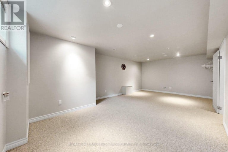 789 HILLCREST ROAD, Pickering (West Shore), Ontario, L1W2P5
