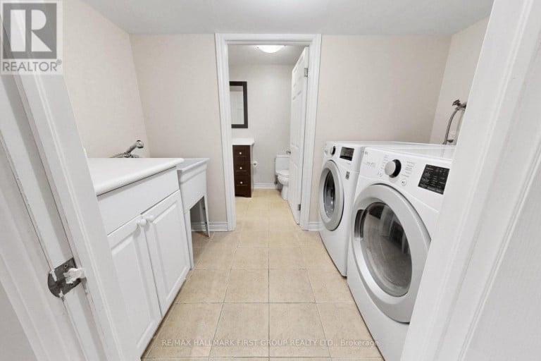 789 HILLCREST ROAD, Pickering (West Shore), Ontario, L1W2P5