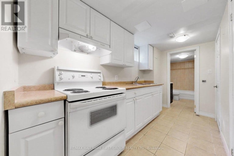 789 HILLCREST ROAD, Pickering (West Shore), Ontario, L1W2P5