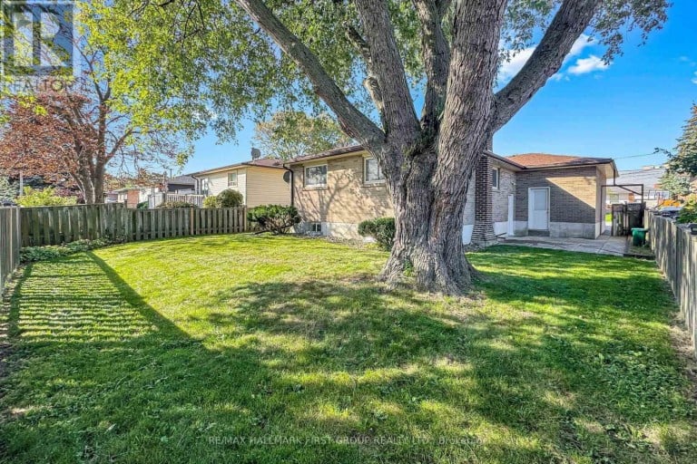 789 HILLCREST ROAD, Pickering (West Shore), Ontario, L1W2P5