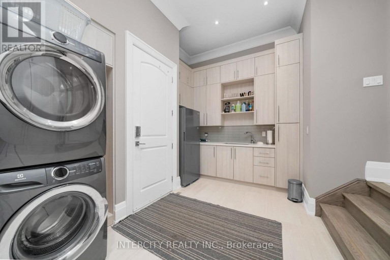 34 ROSEBUD COURT, Vaughan (Kleinburg), Ontario, L0J1C0