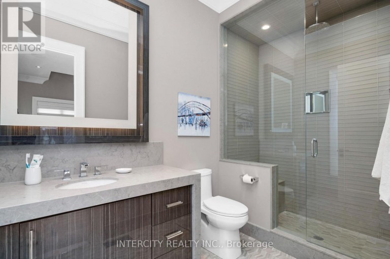 34 ROSEBUD COURT, Vaughan (Kleinburg), Ontario, L0J1C0