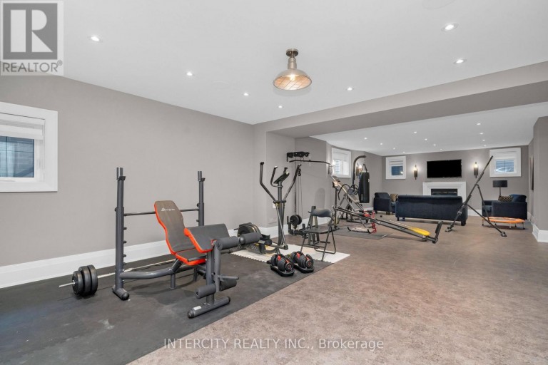 34 ROSEBUD COURT, Vaughan (Kleinburg), Ontario, L0J1C0