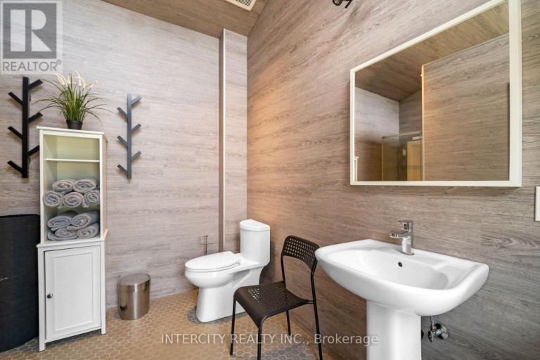 34 ROSEBUD COURT, Vaughan (Kleinburg), Ontario, L0J1C0