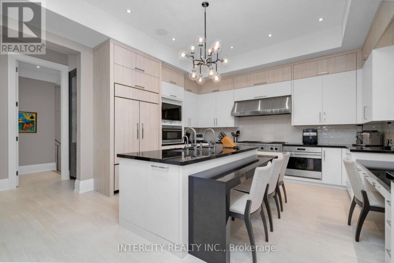 34 ROSEBUD COURT, Vaughan (Kleinburg), Ontario, L0J1C0