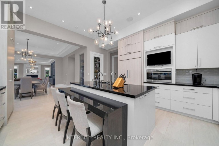 34 ROSEBUD COURT, Vaughan (Kleinburg), Ontario, L0J1C0