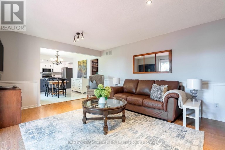 1 SUSAN PLACE, Barrie (Sunnidale), Ontario, L4N5P3