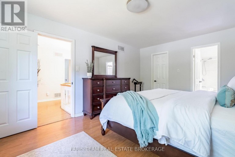1 SUSAN PLACE, Barrie (Sunnidale), Ontario, L4N5P3