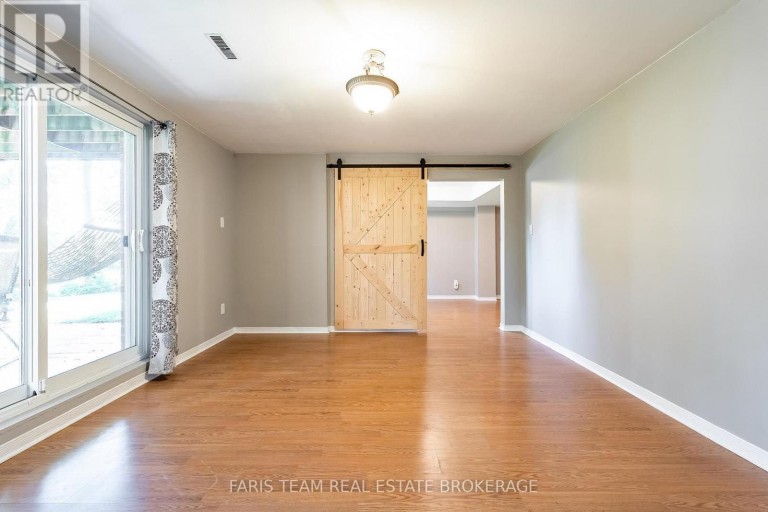1 SUSAN PLACE, Barrie (Sunnidale), Ontario, L4N5P3