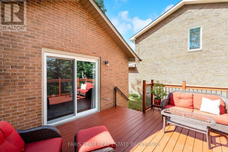 1 SUSAN PLACE, Barrie (Sunnidale), Ontario, L4N5P3