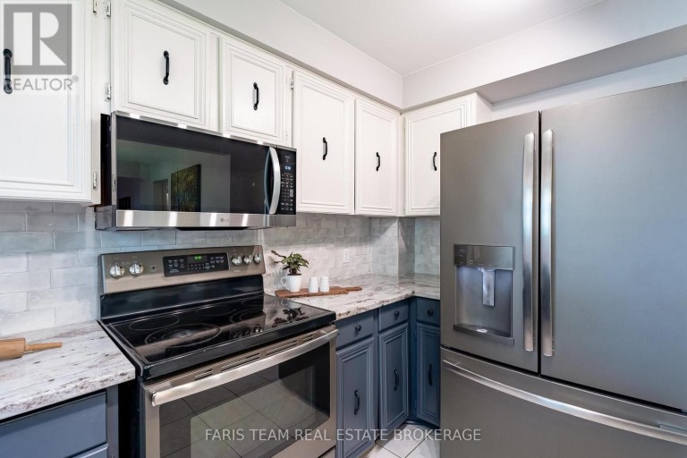 1 SUSAN PLACE, Barrie (Sunnidale), Ontario, L4N5P3