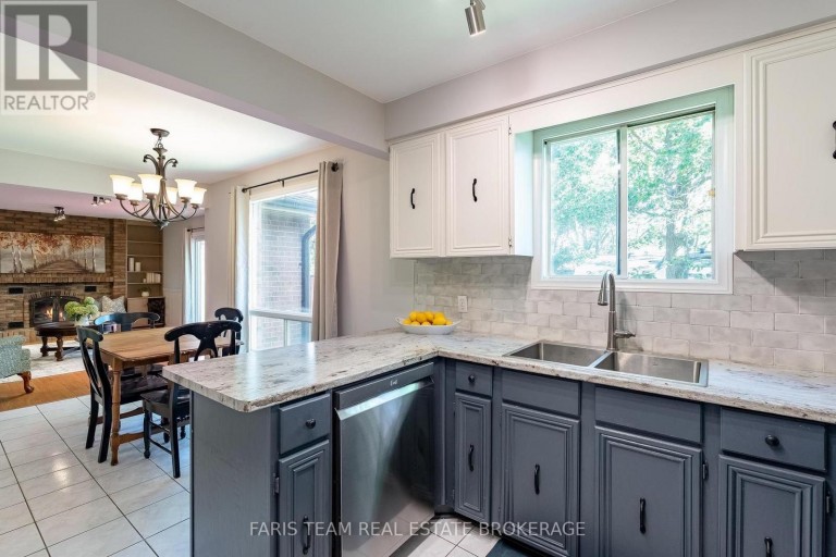 1 SUSAN PLACE, Barrie (Sunnidale), Ontario, L4N5P3