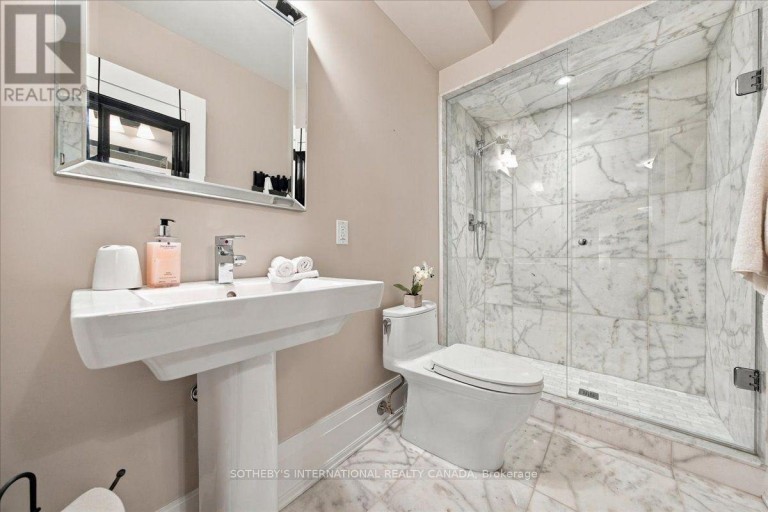 167 PINEWOOD TRAIL, Mississauga (Mineola), Ontario, L5G2L2