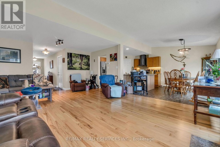 752 NORTH LEAKSDALE CIRCLE, London South (South U), Ontario, N6M1M1