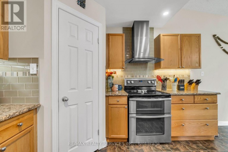 752 NORTH LEAKSDALE CIRCLE, London South (South U), Ontario, N6M1M1