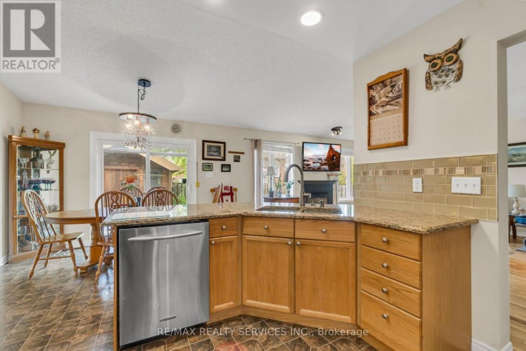 752 NORTH LEAKSDALE CIRCLE, London South (South U), Ontario, N6M1M1