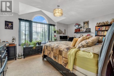 752 NORTH LEAKSDALE CIRCLE London South (South U) Ontario photo 23