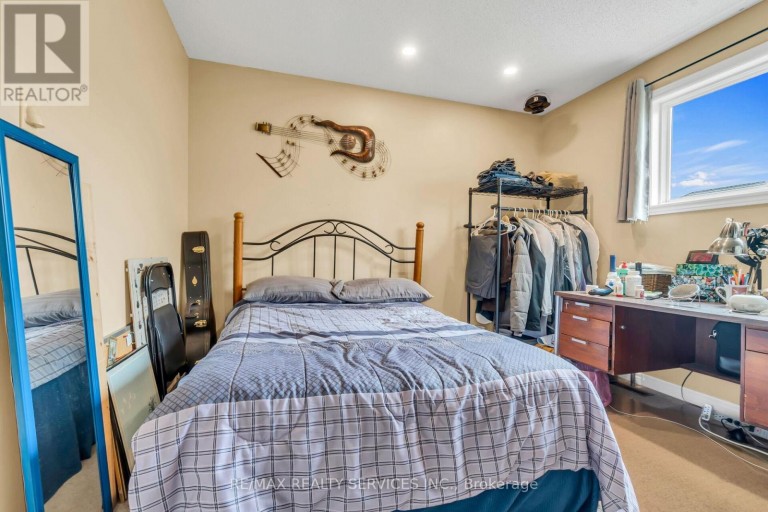 752 NORTH LEAKSDALE CIRCLE, London South (South U), Ontario, N6M1M1
