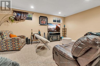 752 NORTH LEAKSDALE CIRCLE London South (South U) Ontario photo 33