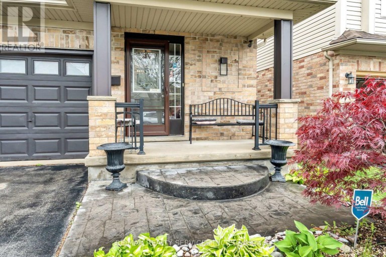 752 NORTH LEAKSDALE CIRCLE, London South (South U), Ontario, N6M1M1