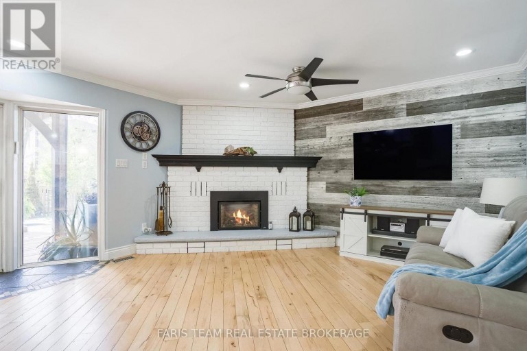 135 FOREST GLEN DRIVE, Gravenhurst (Muskoka (S)), Ontario, P1P1A1