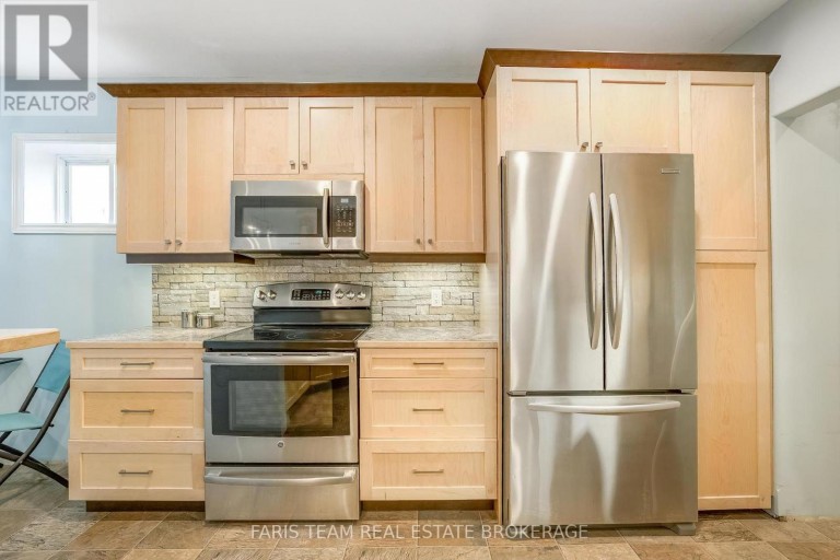 135 FOREST GLEN DRIVE, Gravenhurst (Muskoka (S)), Ontario, P1P1A1