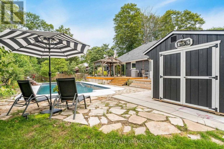 135 FOREST GLEN DRIVE, Gravenhurst (Muskoka (S)), Ontario, P1P1A1