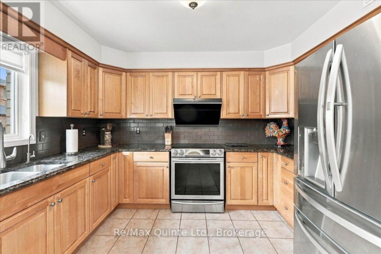 11 HURON LANE, Belleville (Belleville Ward), Ontario, K8N5X5