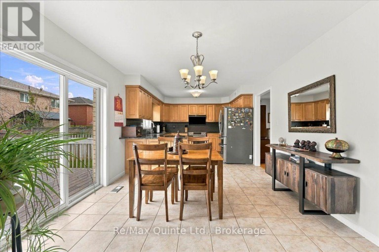 11 HURON LANE, Belleville (Belleville Ward), Ontario, K8N5X5