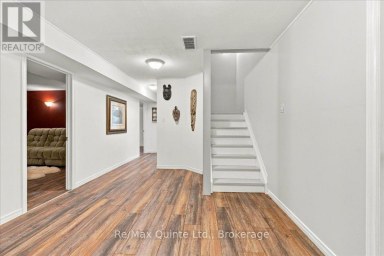 11 HURON LANE Belleville (Belleville Ward) Ontario photo 32