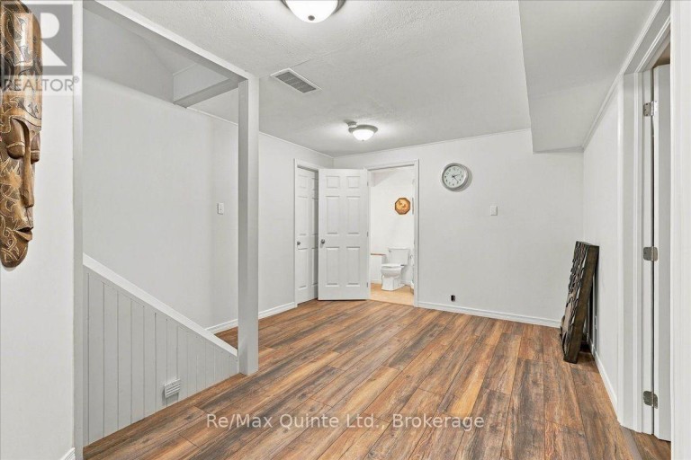 11 HURON LANE, Belleville (Belleville Ward), Ontario, K8N5X5